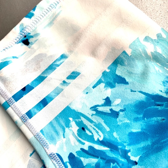 Fabletics Blue and White Patterned Leggings - Picture 5 of 8